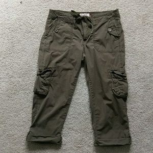 Military green cargo capris